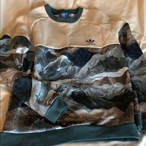 Adidas crewneck